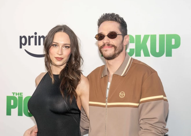 Par tēvu kļuvis Holivudas skandalozais mīlnieks Pīts Deividsons