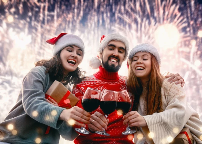 Kur un kā jautri un svinīgi sagaidīt Jauno gadu: Jaungada svinību ceļvedis visai Latvijai. Balles, uguņošanas, koncerti…