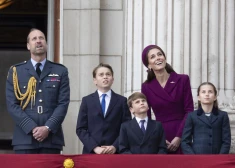 Eksperti skaidro, kāds zemteksts ir Ketrīnas un Viljama ģimenes Ziemassvētku apsveikumam