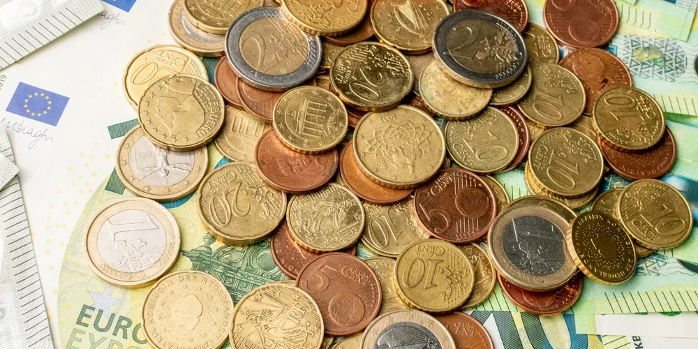 Par 2500 eiro izkrāpšanu no iedzīvotāja Bauskas pusē aizturēts jauns vīrietis.