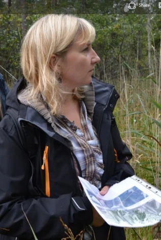 Tajā laikā, lai tiktu mācīties Jelgavā, Lauksaimniecības Universitātes Mežu fakultātē, bija jāiztur ļoti liels konkurss, tāpēc vidusskolā Sandra apzināti aizgāja uz matemātikas klasi, lai padziļināti apgūtu fiziku un matemātiku.