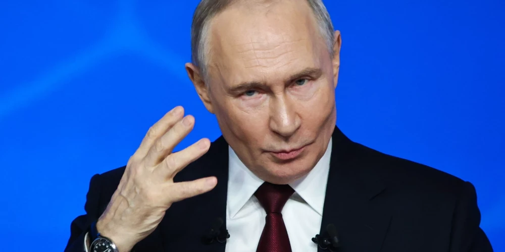 Владимир Путин во время "прямой линии".