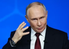 Во время "прямой линии" Путин ответил на вопросы россиян о войне, экономике, репрессиях и "традиционных ценностях"