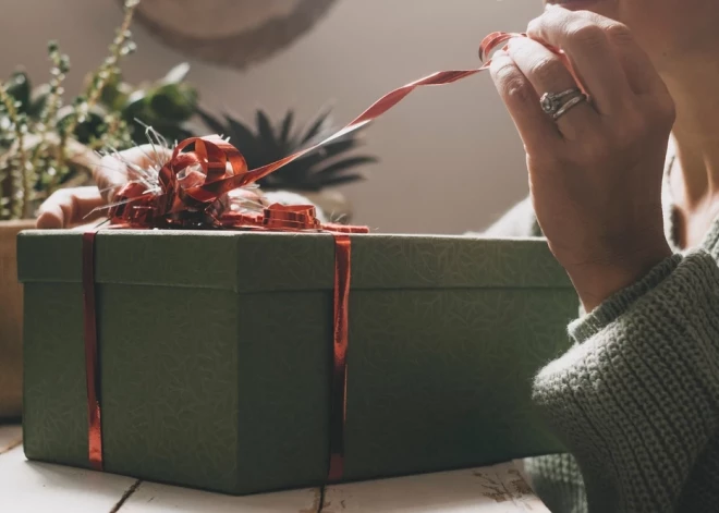 Akcijā “Neesi svētkos viens” palīdzība nonāk pie 42 senioriem