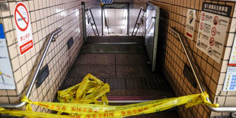 Uzbrukumā Taibejas metro nogalināti trīs cilvēki. 
