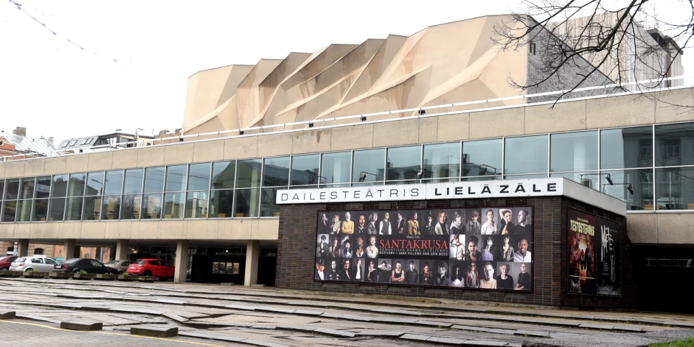 Dailes teātris nodevis darba automašīnu Kijivas Drāmas un komēdijas teātrim. 