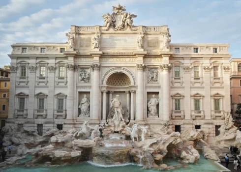 Roma iekasēs maksu par piekļuvi Trevi strūklakai. 