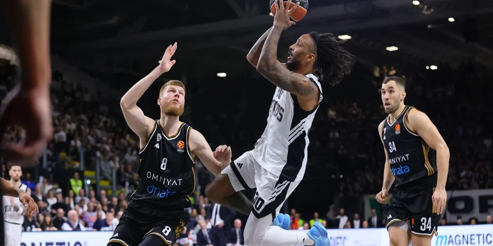 Latvijas basketbolisti Dāvis Bertāns un Ronalds Šmits piektdien guva attiecīgi 11 un 12 punktus ULEB Eirolīgas 17. kārtas mačā. 