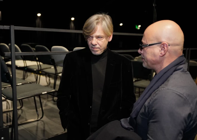 19. decembrī Mihaila Čehova Rīgas Krievu teātra arkādē notika jauniestudējuma "Zvaigznāji" pirmizrāde. Britu dramaturga Nika Peina lugu ar tādu pašu nosaukumu iestudējis režisors Dž. Dž. Džilindžers.