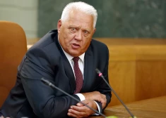 Бизнес под зонтиком НАТО: экс-премьер Латвии раскритиковал заработок вузов на иностранцах