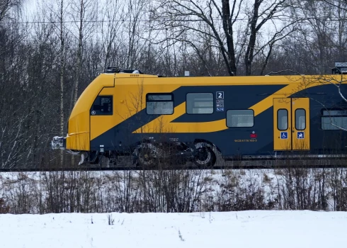 Vivi переводит поезда на график выходного дня.