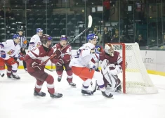 Latvijas U-20 hokeja izlase pārbaudes spēlē pagarinājumā piekāpjas Čehijai