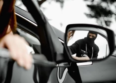 No spoguļiem līdz bamperiem - zagļi kļūst nekaunīgāki. Atklāj, kādu auto marku īpašniekiem jābūt īpaši modriem