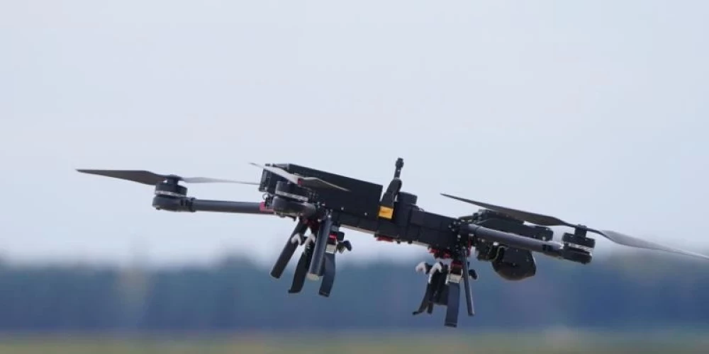 Saeima piešķir tiesības apsargiem neitralizēt dronus pie kritiskās infrastruktūras objektiem.