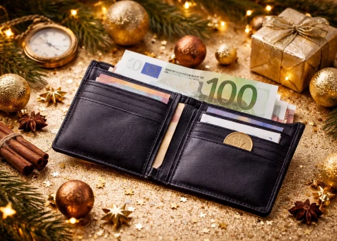 Самый популярный ритуал — оставить в кошельке «неразменную» купюру.