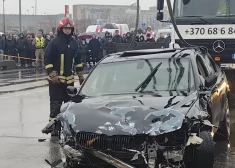 Avārijas brīdī automašīnā atradās trīs jauni vīrieši - 1995. gadā dzimušais auto īpašnieks, 1994. gadā dzimis vīrietis un 20 gadus vecs vīrietis.