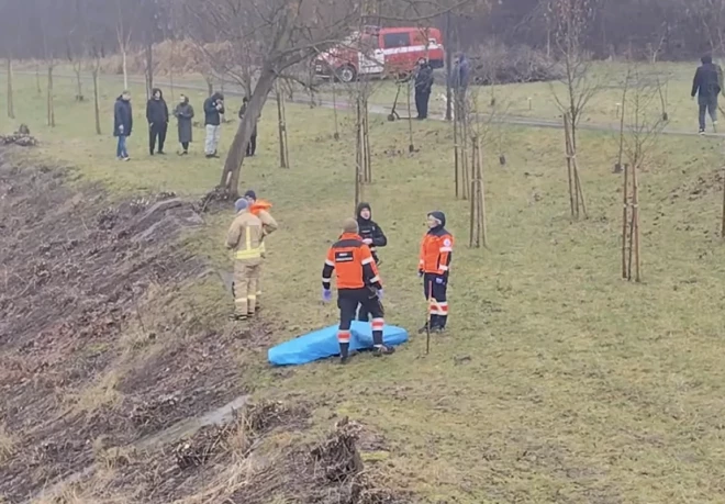 Sākotnējā informācija liecina, ka divi no bojāgājušajiem bija radinieki, bet trešais – viņu draugs.