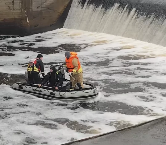 Meklējot avārijas upurus, tika veikta rūpīga upes gultnes pārmeklēšana, kuras laikā tika atrasts arī vēl viena vīrieša līķis.