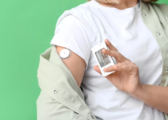 В Европе взрослым диабетикам дают датчики, в Латвии - выставляют счет около 100 евро в месяц