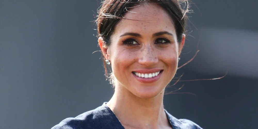 Megana Mārkla pārsteidz ar jaunu ģimenes fotogrāfiju svētku noskaņās.