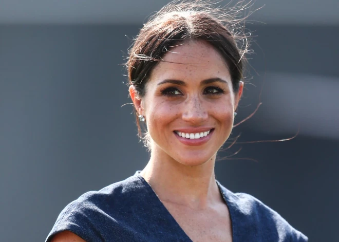 Svētku sacensība karaliskajā ģimenē? Megana Mārkla publisko jaunu ģimenes foto dažas stundas pēc Keitas Ziemassvētku kartītes