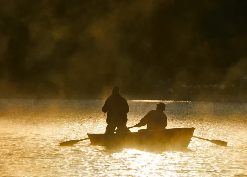 Использование дрона и тепловизионной камеры дает полиции возможность оперативно выявлять нарушителей даже в условиях плохой видимости.