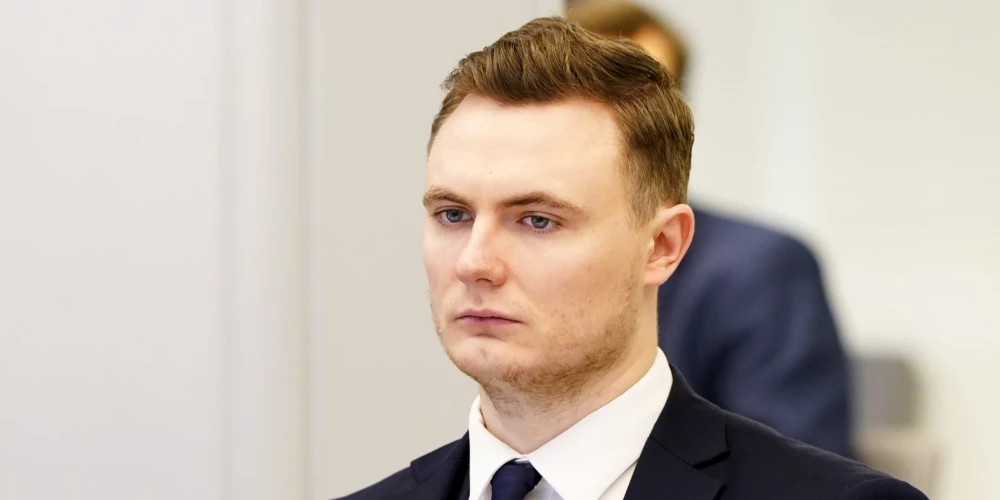 Депутат от оппозиционного Национального объединения Артур Бутанс.