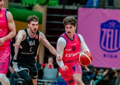 “Rīgas zeļļi” turpina uzvaru sēriju, LIBL derbijā pārspējot “VEF Rīga”