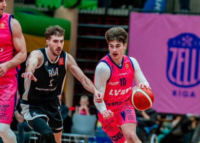 “Rīgas zeļļi” turpina uzvaru sēriju, LIBL derbijā pārspējot “VEF Rīga”