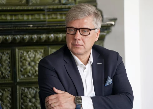 Prokuratūra atkal varētu lūgt EP atcelt imunitāti Ušakovam.