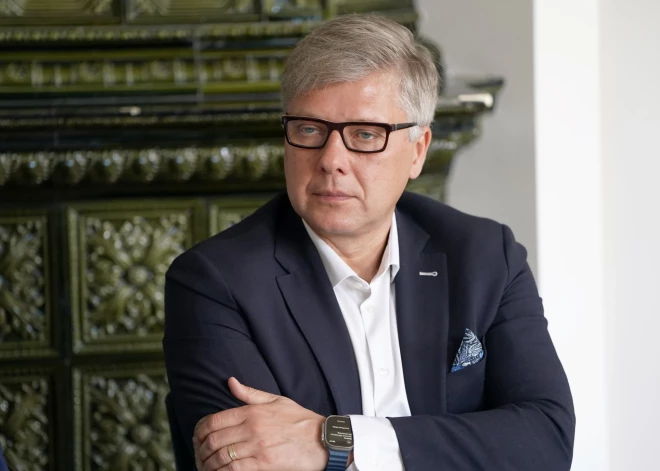 Brandavs atzinis kukuļa apsolījumu vadošai RD amatpersonai; Ušakovu joprojām pasargā EP imunitāte