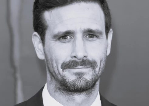 Tiek ziņots, ka aktieris izdarījis pašnāvību.