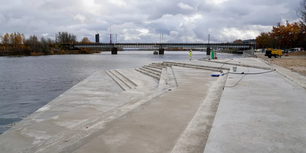 Mūkusalas ielas krasta promenāde 2024. gadā.