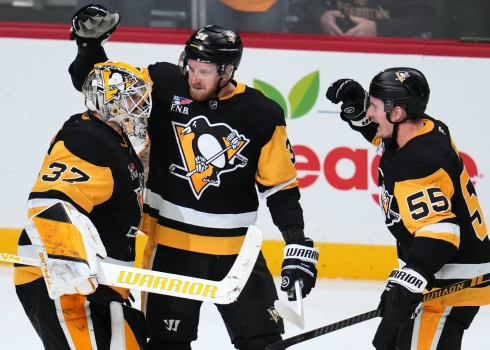 "Penguins" mājās ar 4:3 (2:1, 1:1, 0:1, 0:0, 1:0) pēcspēles metienu sērijā pārspēja Monreālas "Canadiens".