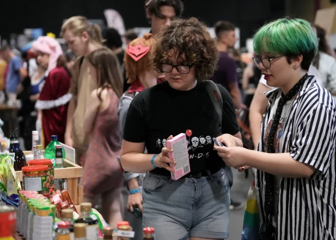 Aptauja: ienākumi šogad aug, īpaši gados jaunajiem un Vidzemē