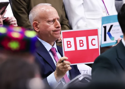 BBC žurnālists Stīvs Rozenbergs. 