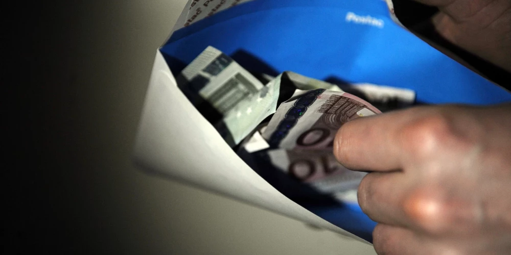 От пересчитывания зарплаты ее размер больше не становится.