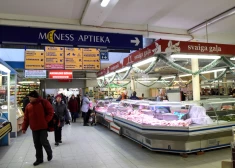 Жителей Латвии предупредили - не все для праздничного стола безопасно