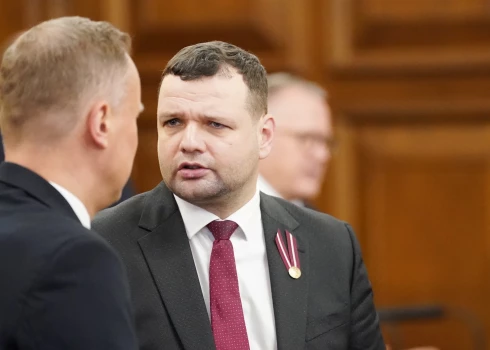 Saeimas deputāts Edgars Tavars (no kreisās).