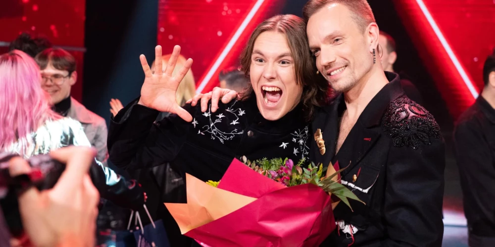 Pēc superfināla dziesmu izpildīšanas ar pārliecinošu pārsvaru uzvarēja Jurģis Namejs Zvejnieks.