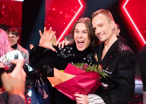 Pēc superfināla dziesmu izpildīšanas ar pārliecinošu pārsvaru uzvarēja Jurģis Namejs Zvejnieks.