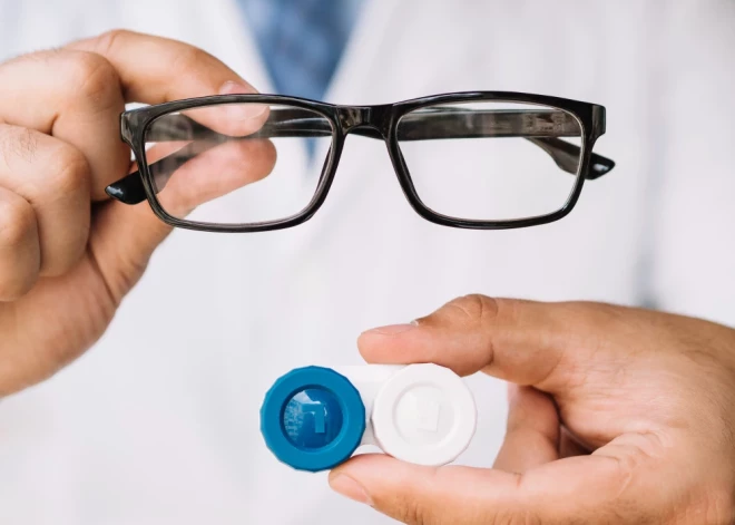 Brilles vai kontaktlēcas: ko labāk izvēlēties? Skaidro optikas salona METROPOLE optometristi