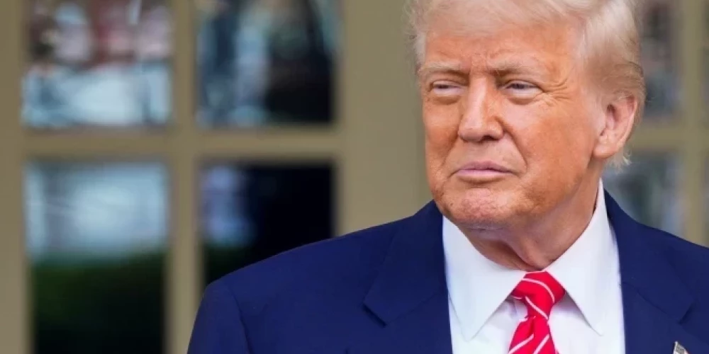 ASV prezidents Donalds Tramps iecēla Luiziānas gubernatoru Džefu Lendriju par savu īpašo sūtni Dānijas autonomās teritorijas Grenlandes jautājumos. 