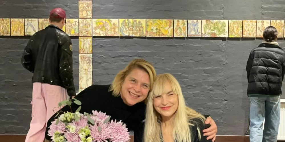 Novembrī ar personālizstādi "Formas" lielākajā Ukrainas laikmetīgās mākslas muzejā "Korsakiv" sevi pieteica Mārupes māksliniece Ieva Caruka. 