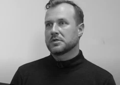 Hosteļa nodegšanas lietā apsūdzētais Ernests Rieksts priecājas, ka uz ielas sit indieti. Policija reaģē