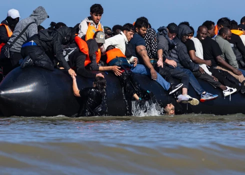 Katru gadu milzīgs skaits nelegālo imigrantu cenšas iekļūt Eiropā no Āfrikas un Āzijas