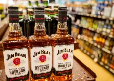 Pasaulslavenā burbona "Jim Beam" galvenā Kentuki ražotne nākamgad pārtrauks darbu
