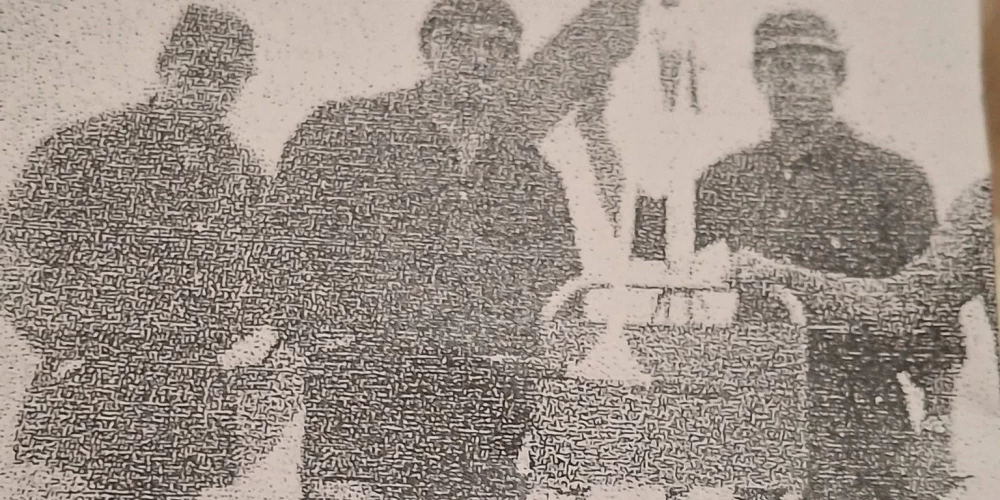 No kreisās: Herberts Cukurs juniors, Herberts Cukurs un Gunārs Cukurs (foto: Doloresa Rizzotto / Facebook)