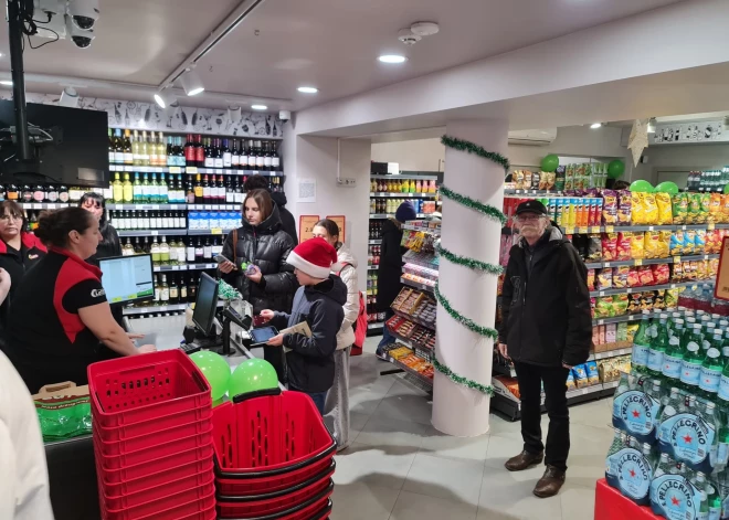 В одном из районов Риги открыли новый "магазин у дома": раньше за продуктами приходилось идти почти 20 минут