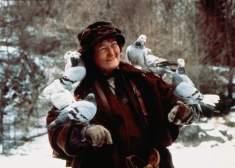 FOTO: kā šodien izskatās Baložu dāma no filmas “Viens pats mājās 2”